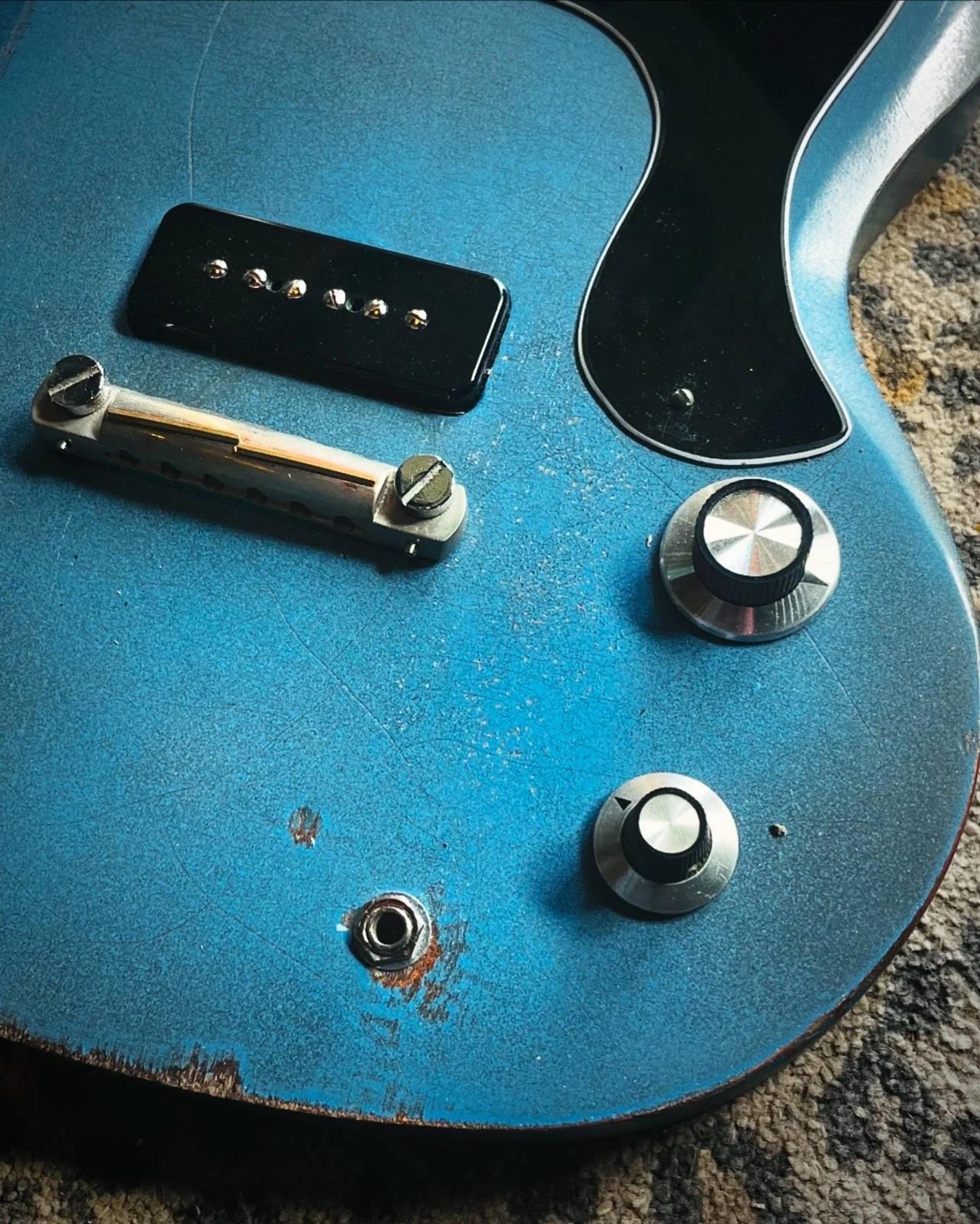 The Kid - SG Jnr style double cut - set neck - relic surf green with Tort celluloid acetate hand cut pickguard - Thomas Nilsen Dog Ear P90 in Pelham Blue Build shot 2