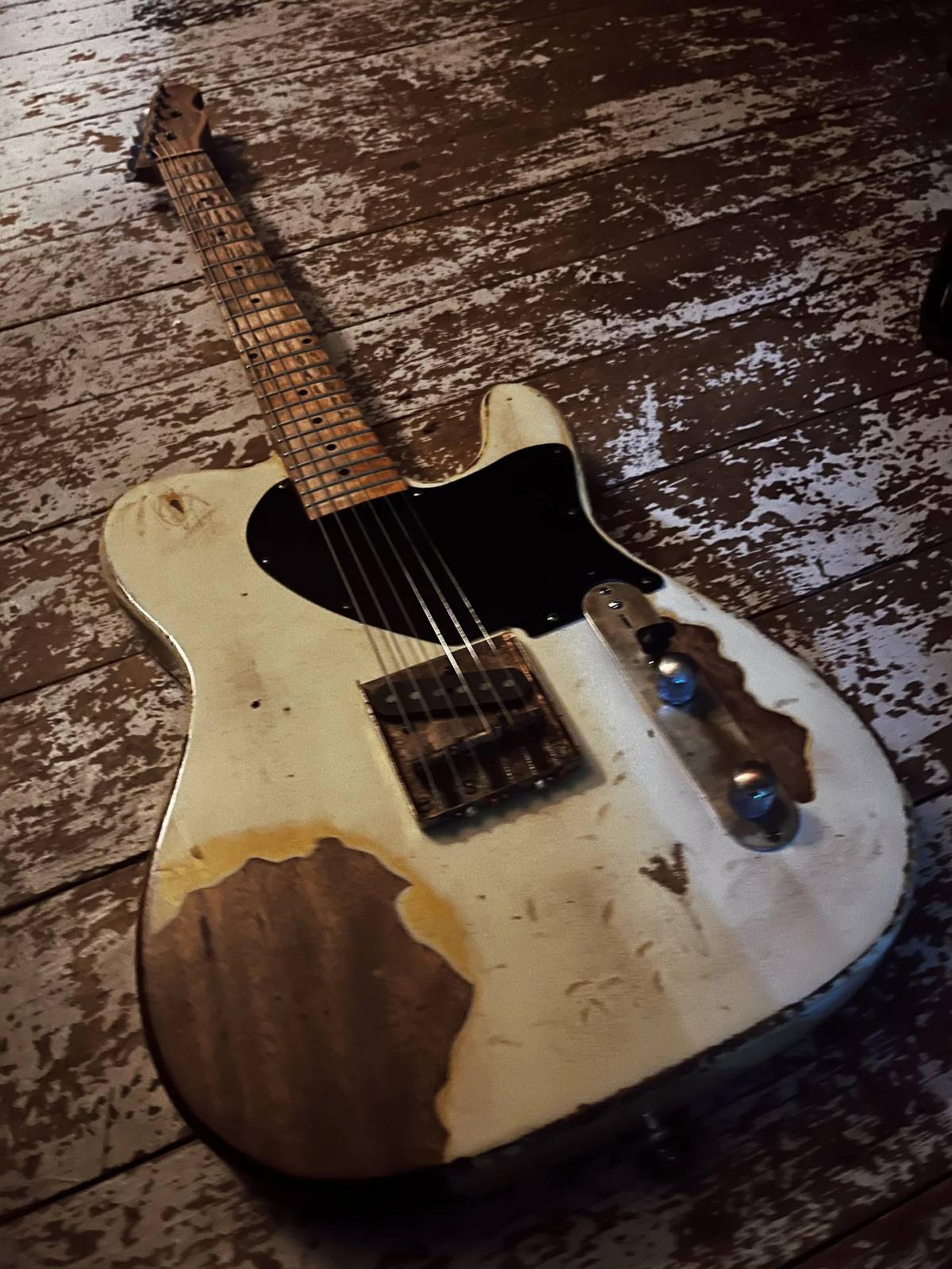 The Gent - Esquire single pickup Tele style custom guitar - full guitar