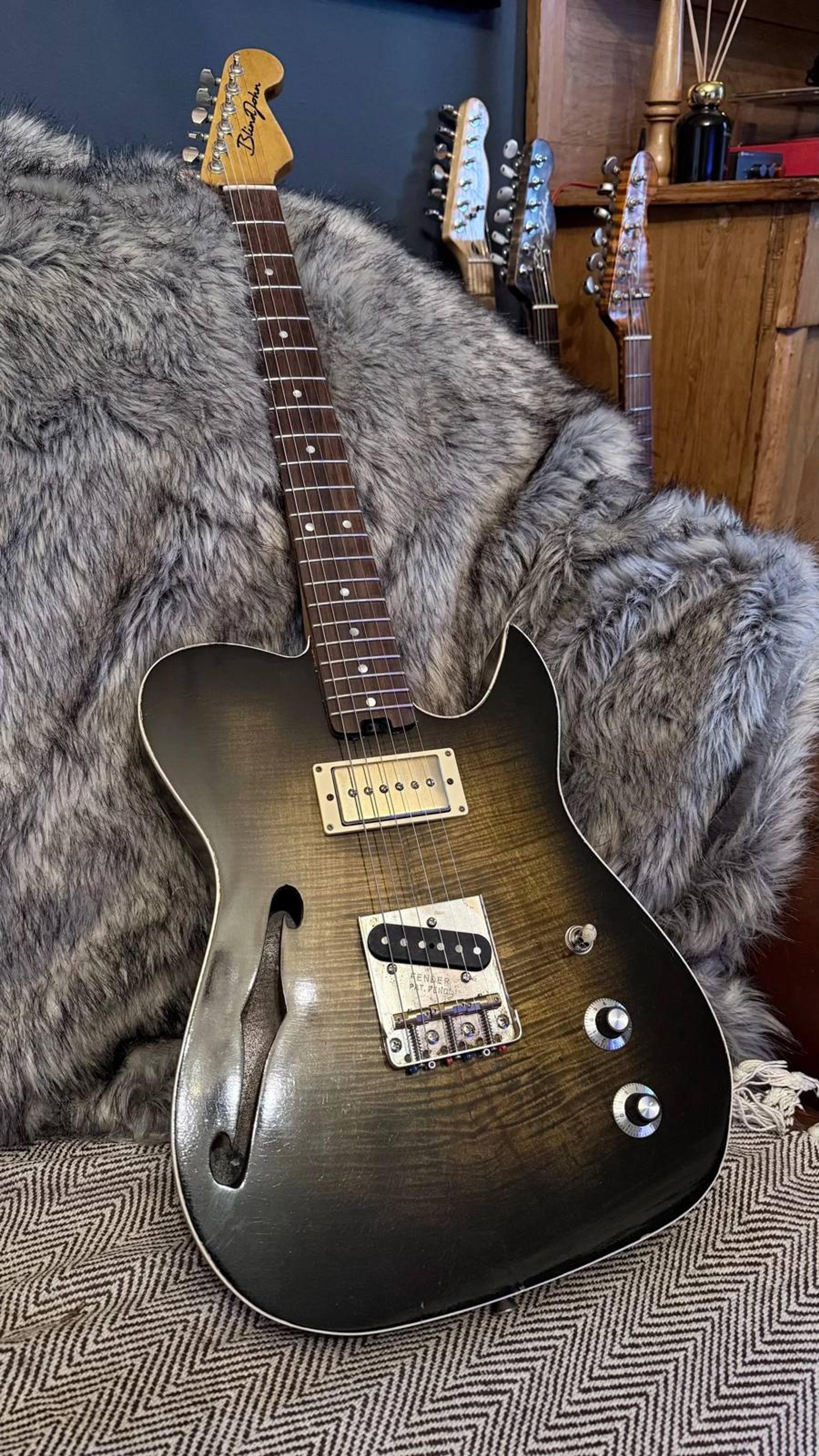 The Lost Model Thickline - Hollow body, flame maple cap, sycamore back, maple neck, rosewood board, Thomas Nilsen HB sized P90 neck, BKP Old Guard bridge, relic tobaccoburst paint, Double bound guitar from Blind Johns Guitars - full 1