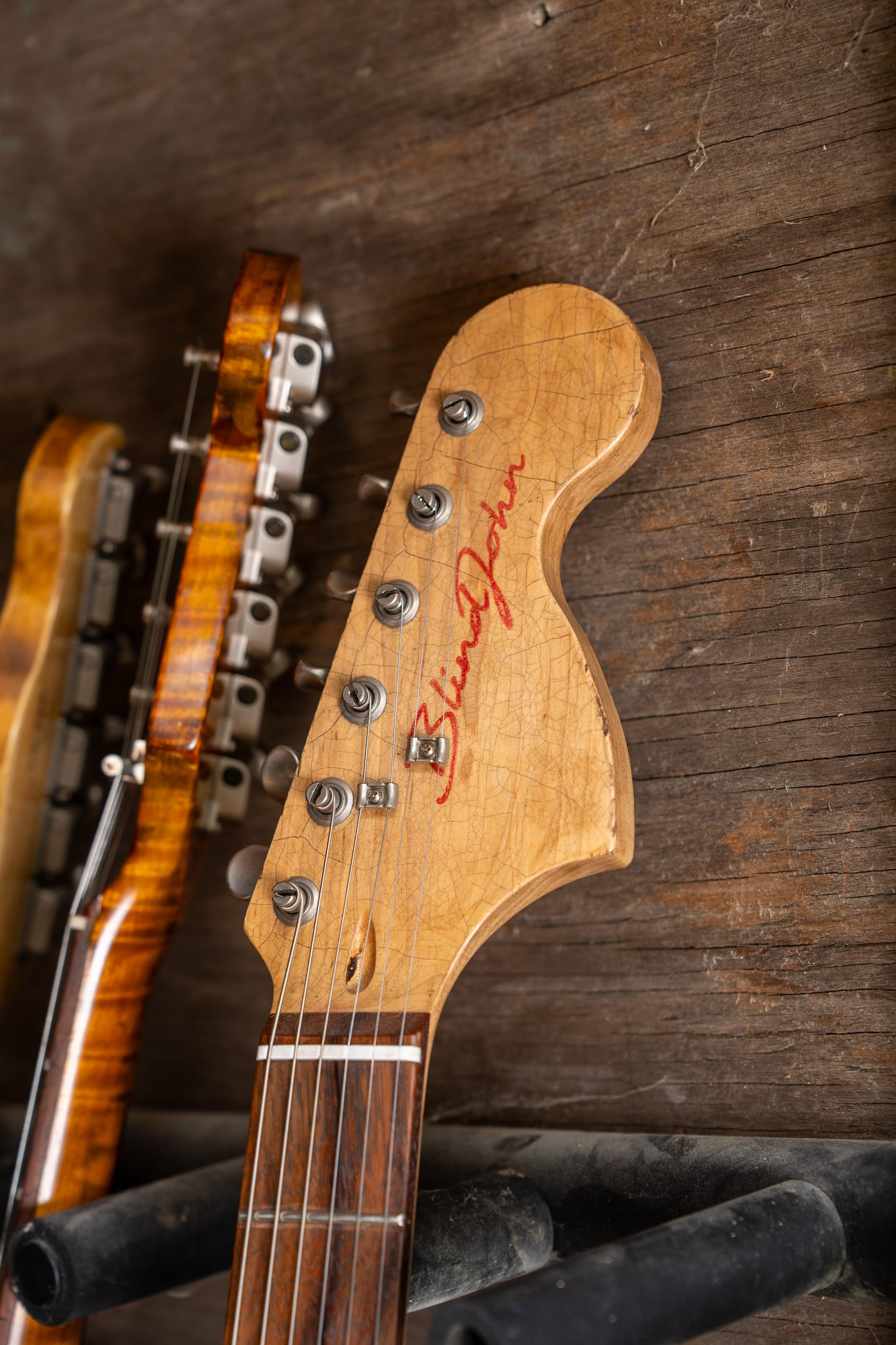 Echo's headstock, the red wordmark
