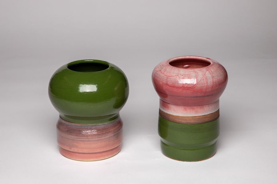 Set of two medium pots, porcelanous stoneware