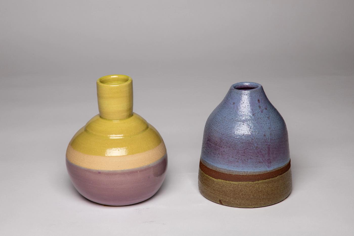 Image of Set of two medium pots, 2024: Porcelanous stoneware