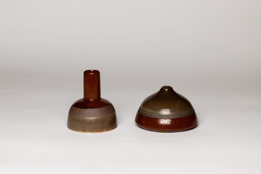 Set of two medium pots, porcelanous stoneware