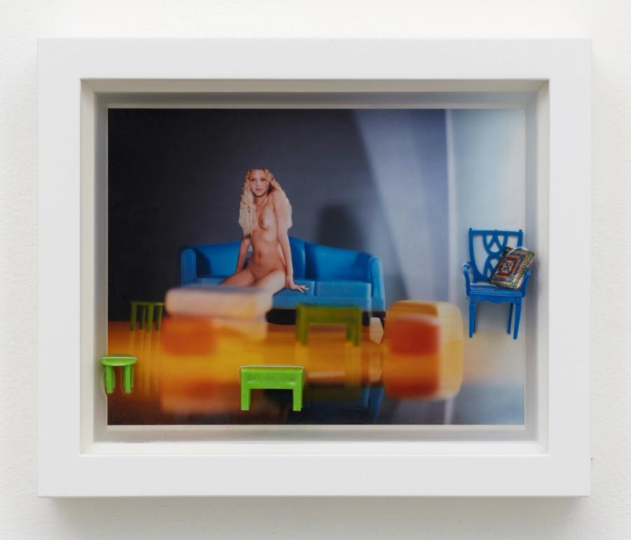 Color Pictures/ Deep Photos (Woman/Blue Couch/Four Green Stools)
