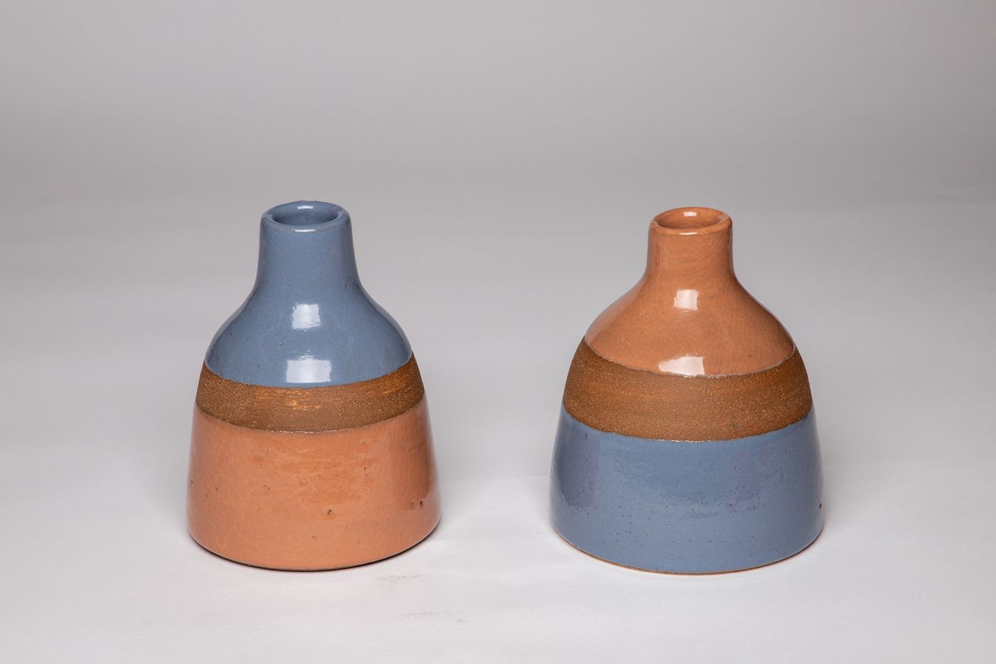 Set of two medium pots, porcelanous stoneware