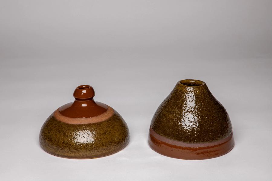 Set of two medium pots, porcelanous stoneware