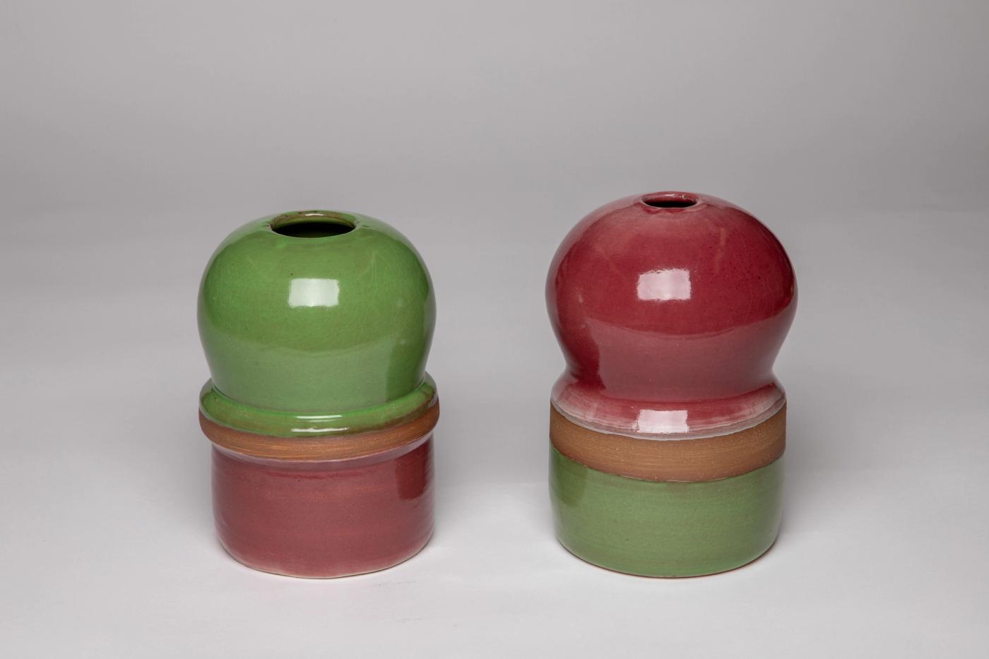 Set of two medium pots, porcelanous stoneware