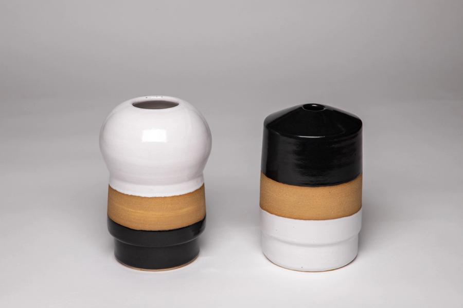 Set of two medium pots, porcelanous stoneware