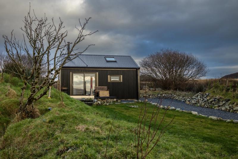 The Black Hut, a contemporary timber cabin at Knockrome
