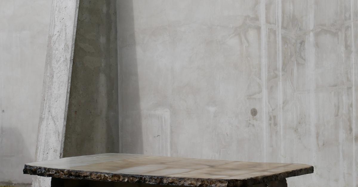 Pyrofoam desk | Nicolas Zanoni