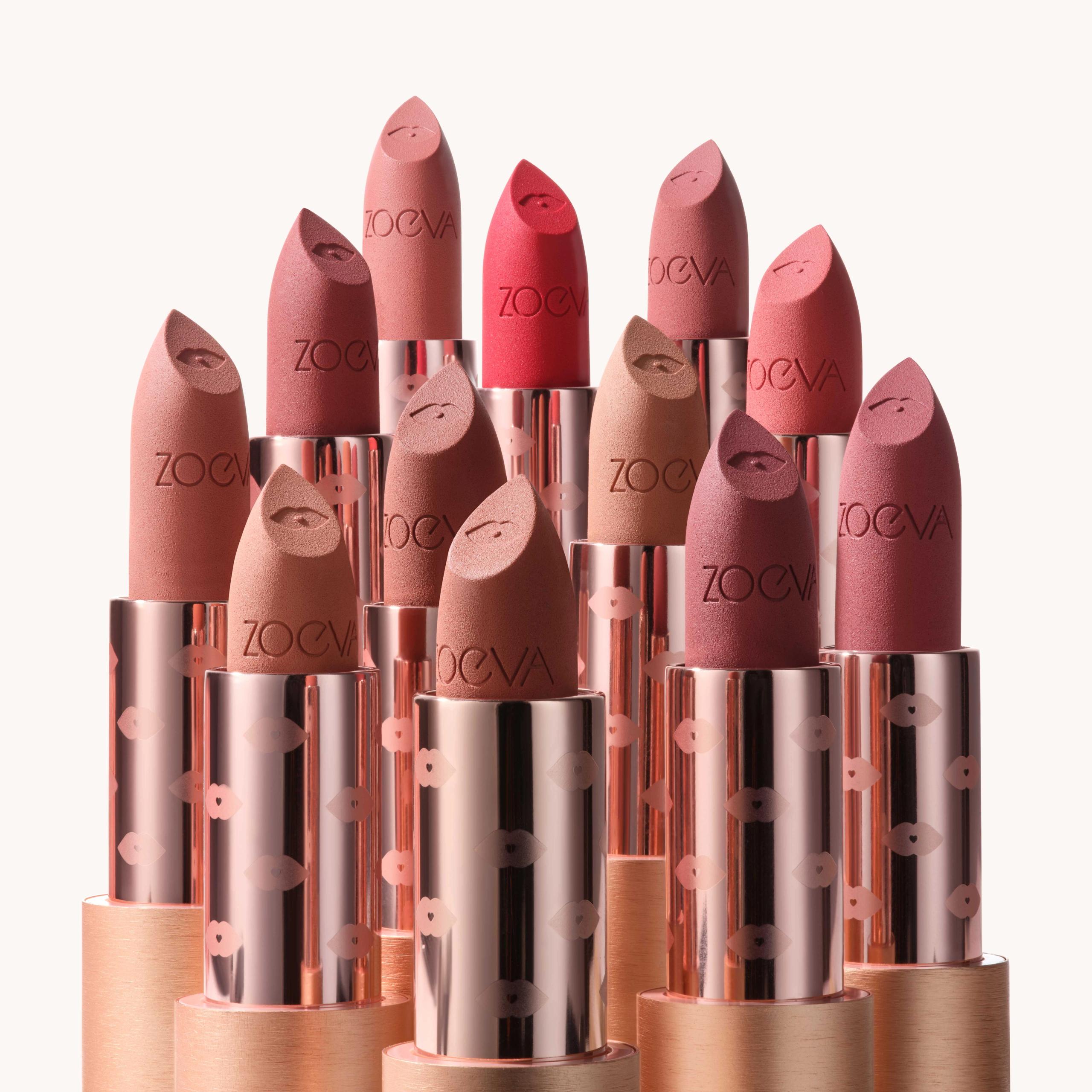 ZOEVA Velvet Love Lippenstifte als inszenierte Produktaufnahme
