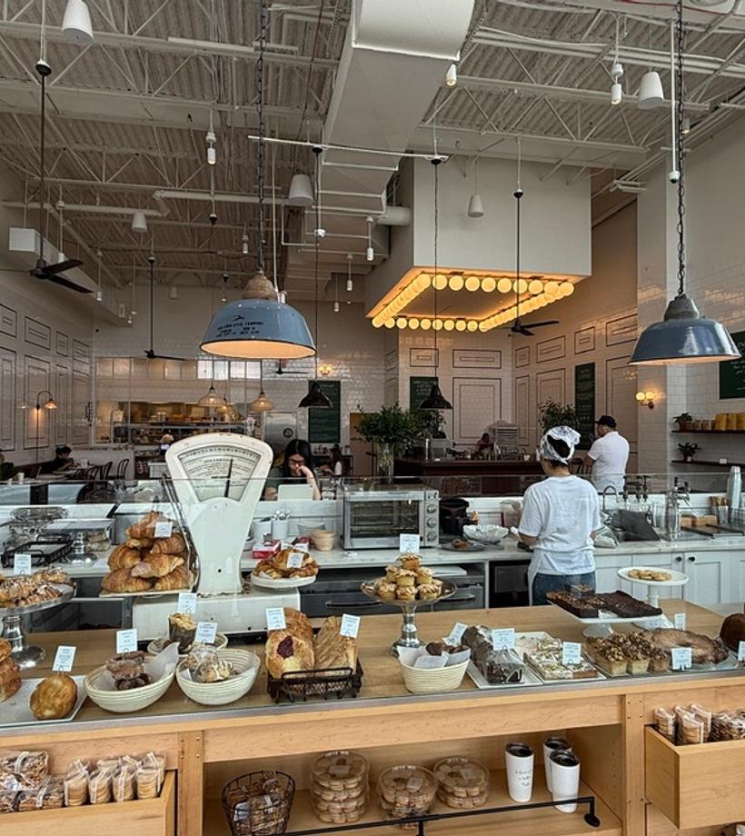 파리의 격조와 지중해의 위로가 교차하는 공간, ‘타테-Tatte Bakery & Café’가 복제해 낸 아날로그 오아시스