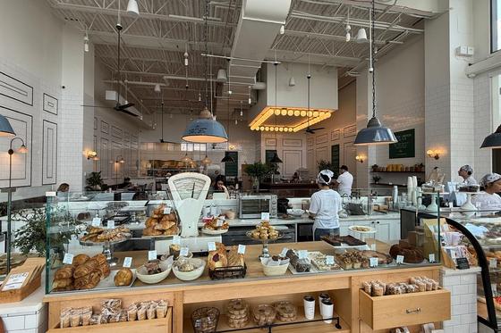 파리의 격조와 지중해의 위로가 교차하는 공간, ‘타테-Tatte Bakery & Café’가 복제해 낸 아날로그 오아시스