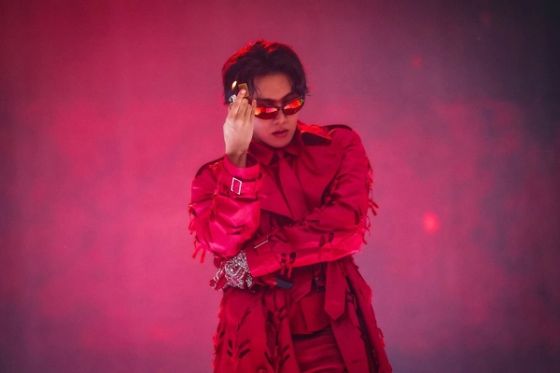 BTS, 데뷔일에 다시 꿈꾼 ‘봄날’…”보여드릴 게 정말 많다”