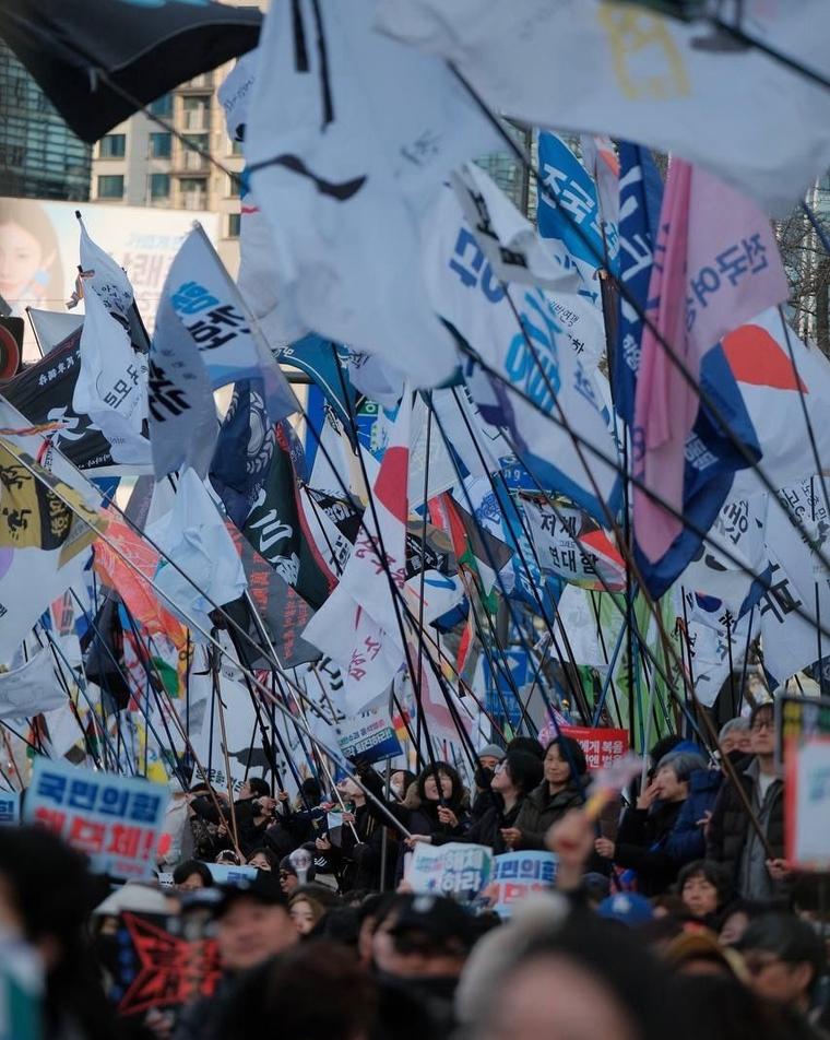 [출처: @yoonoutaction ]