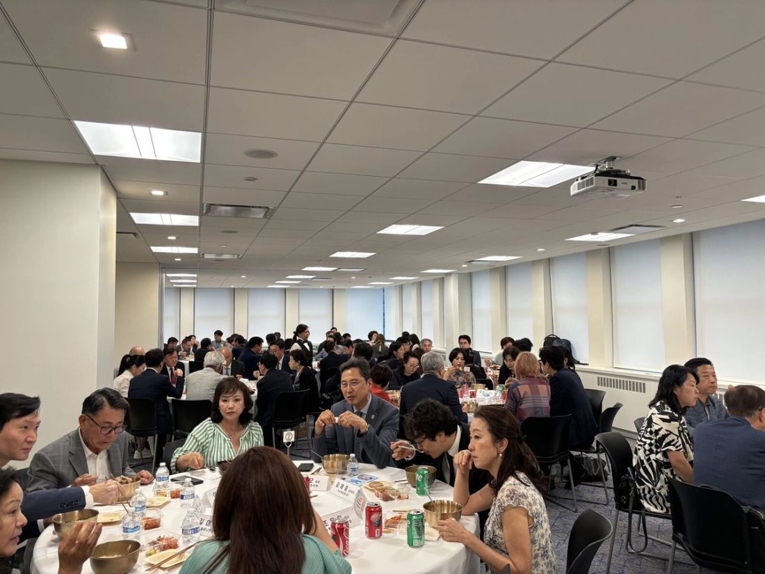 재외동포단체 초청 간담회 참석자 단체 사진 (사진: 주뉴욕총영사관 제공)