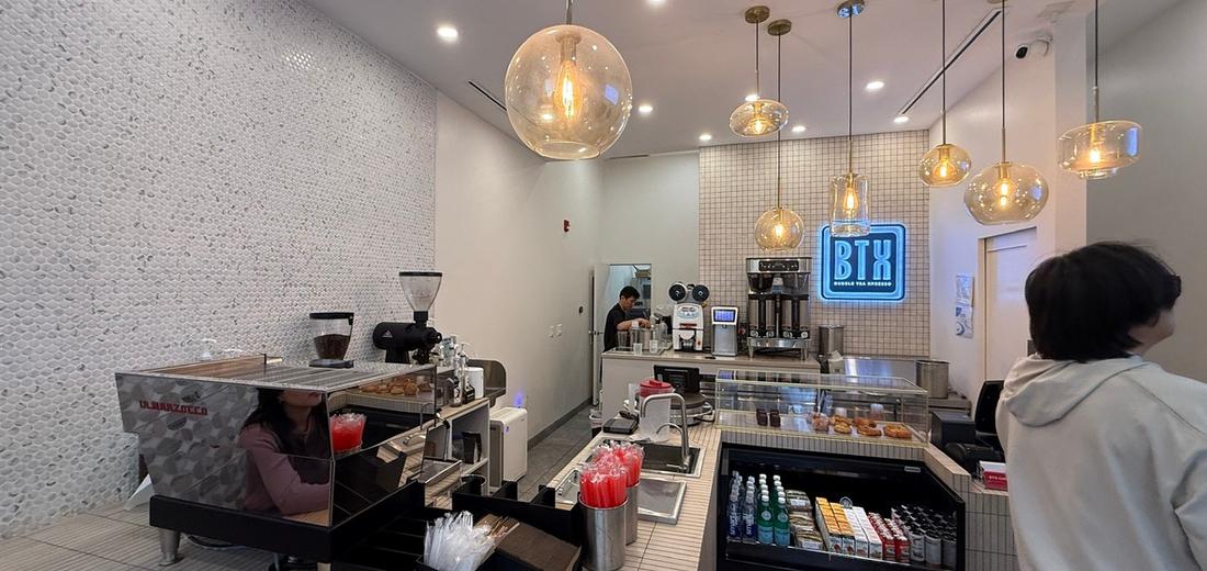 조용한 마을에 온기를 더하는 커뮤니티의 사랑방, 카페 BTX(Bubble Tea Xpresso)