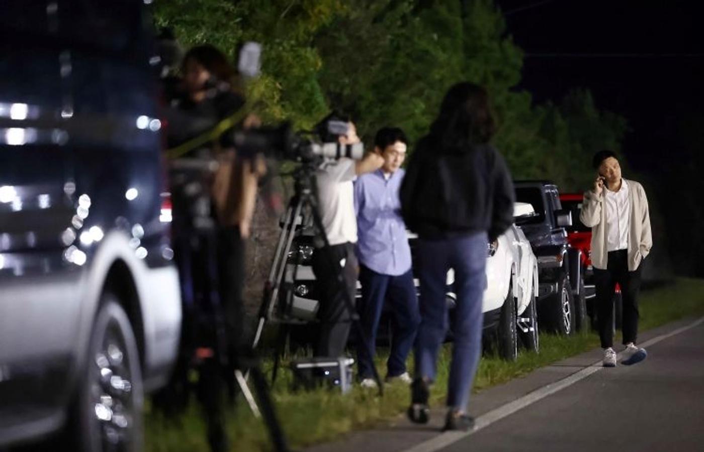 “대체 무슨 일이”…석방연기에 美구금시설 앞 ‘당혹·허탈’