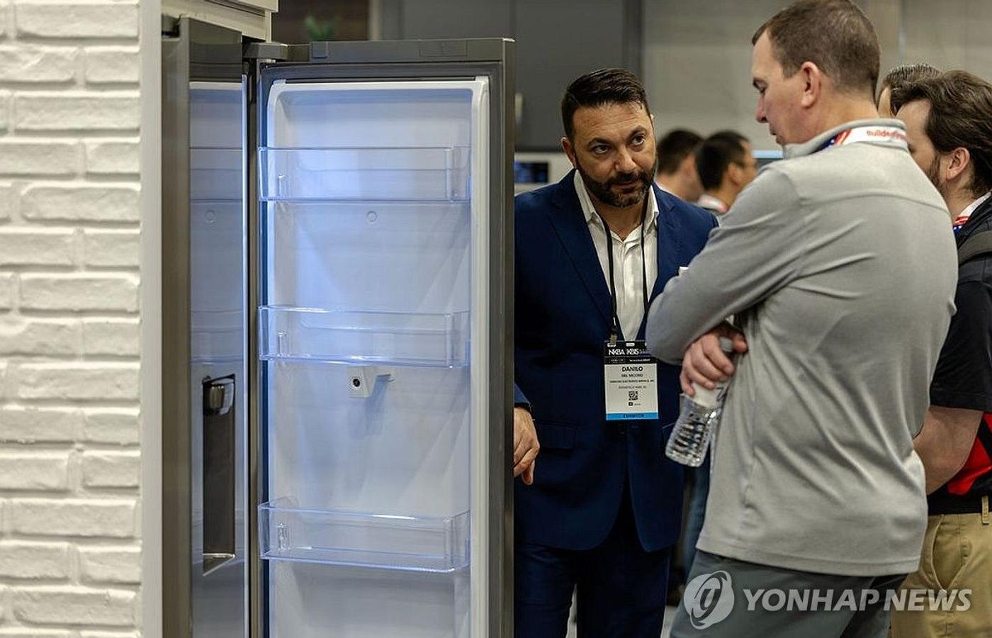 트럼프發 철강 관세폭탄에…삼성·LG 가전업계 비상