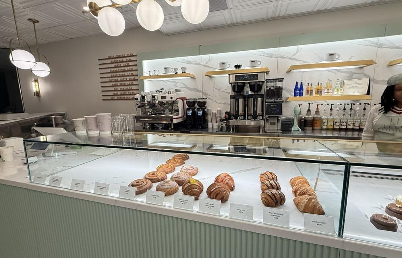 포트리의 일상에 스며든 파리의 오후- LELU Patisserie