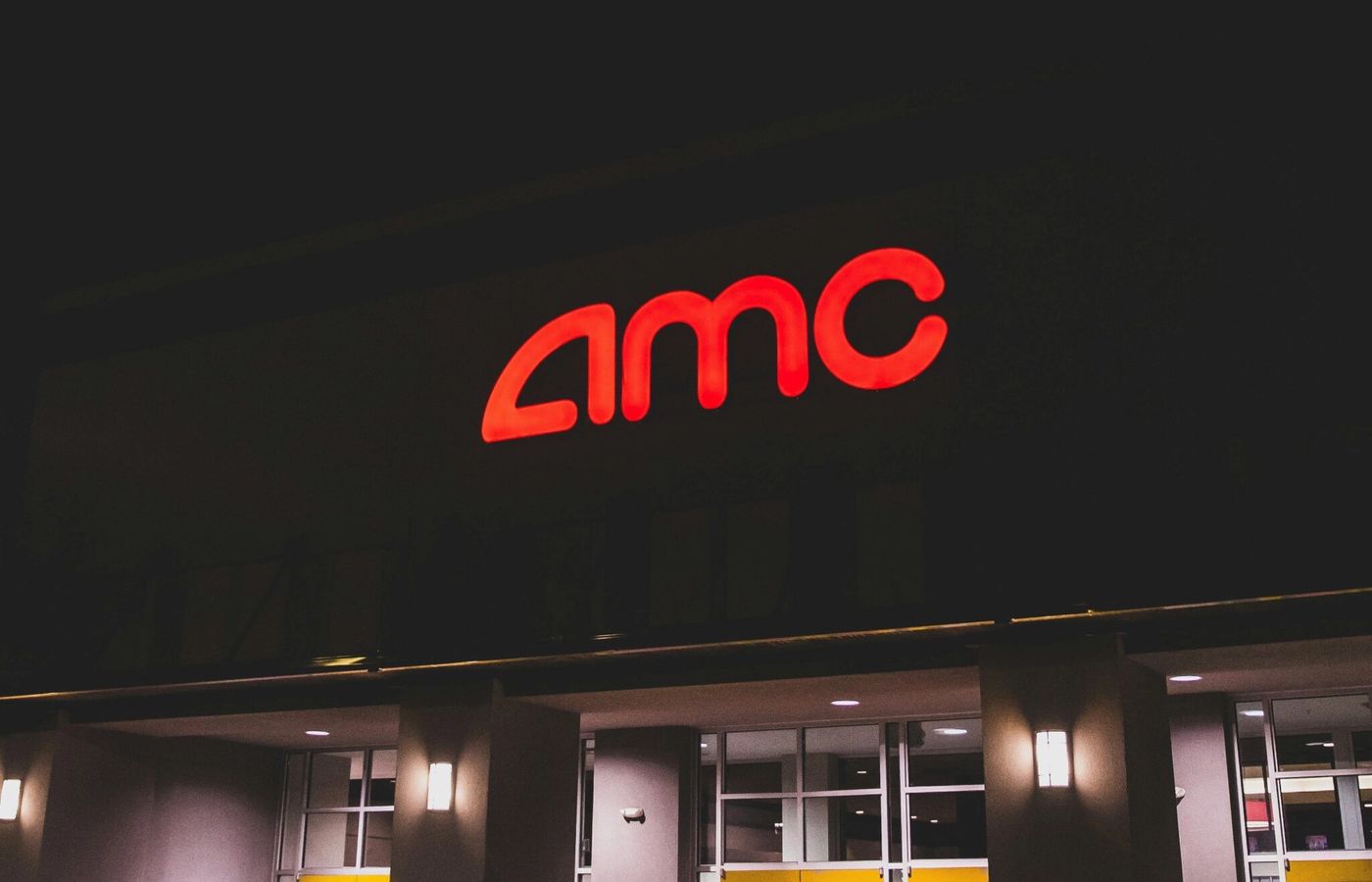 영화관의 운명: AMC의 도전과 재생