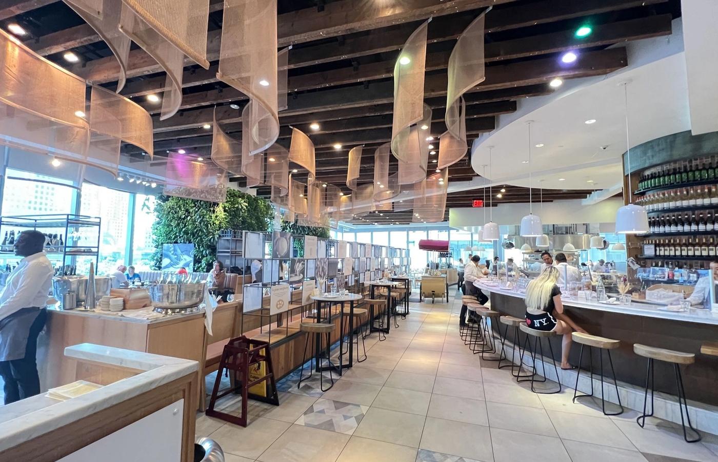 천사의 날개 아래 차려진 이탈리아의 성찬: 이탈리 뉴욕 다운타운(Eataly NYC Downtown)