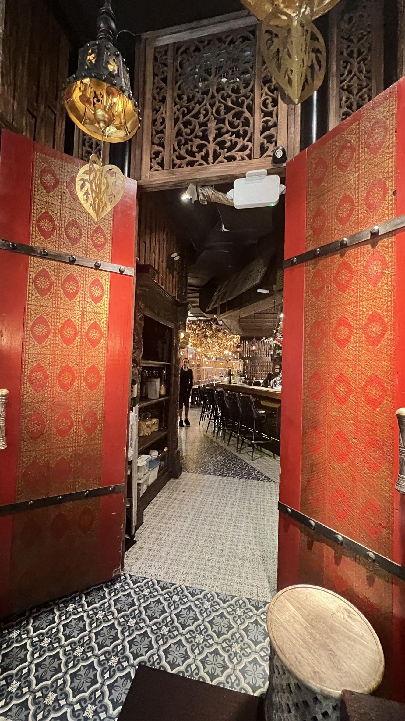 Thai Villa: 맨해튼 한복판에서 만나는 태국의 왕실