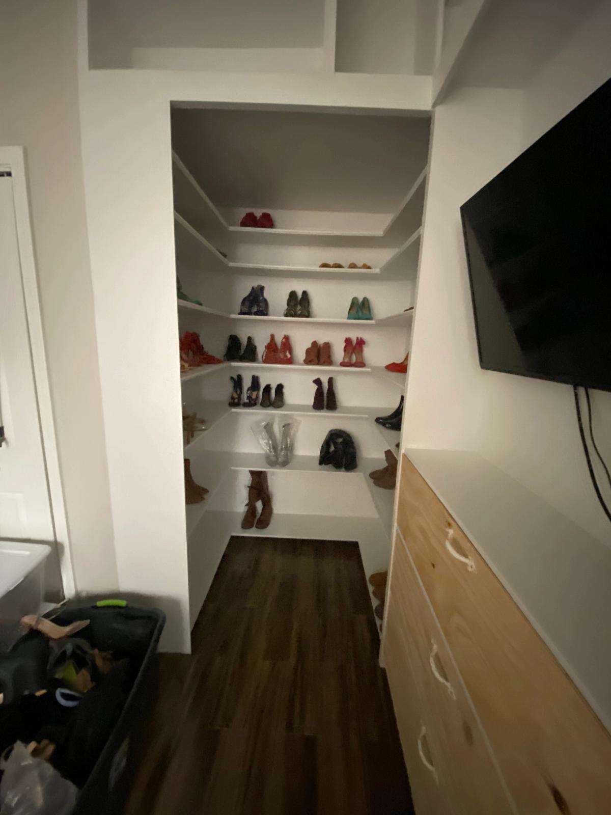 Peachtree A T L Custom Closet image 22