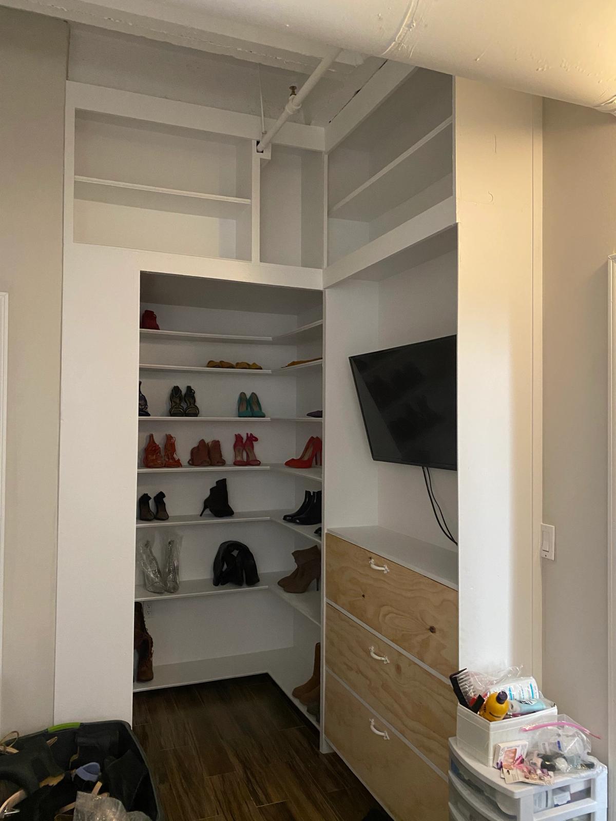 Peachtree A T L Custom Closet image 20