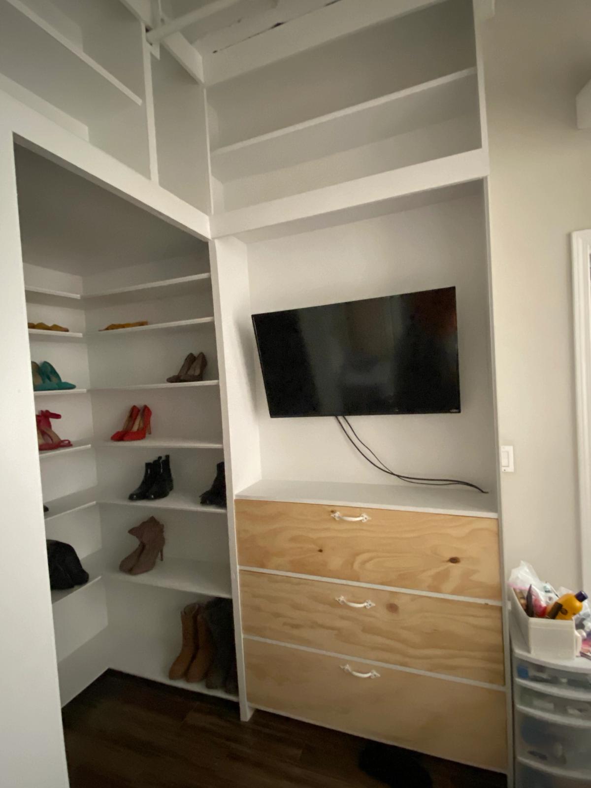 Peachtree A T L Custom Closet image 24