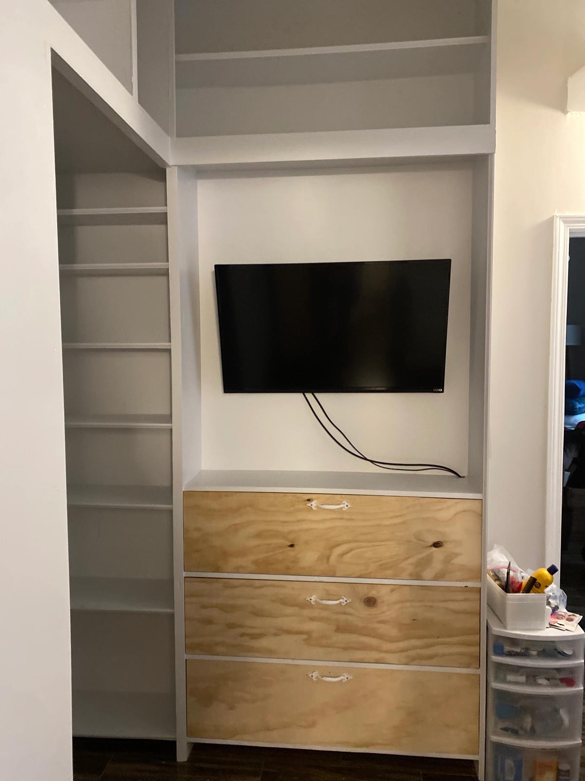 Peachtree A T L Custom Closet image 15