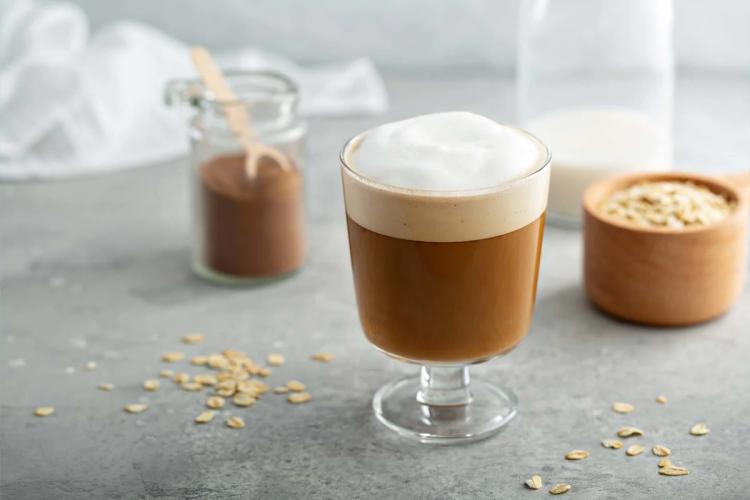 How To Make Iced Coffee With Oat Milk: 3 Ways