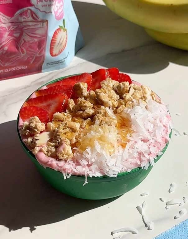 Strawberry Açaí Smoothie Bowl