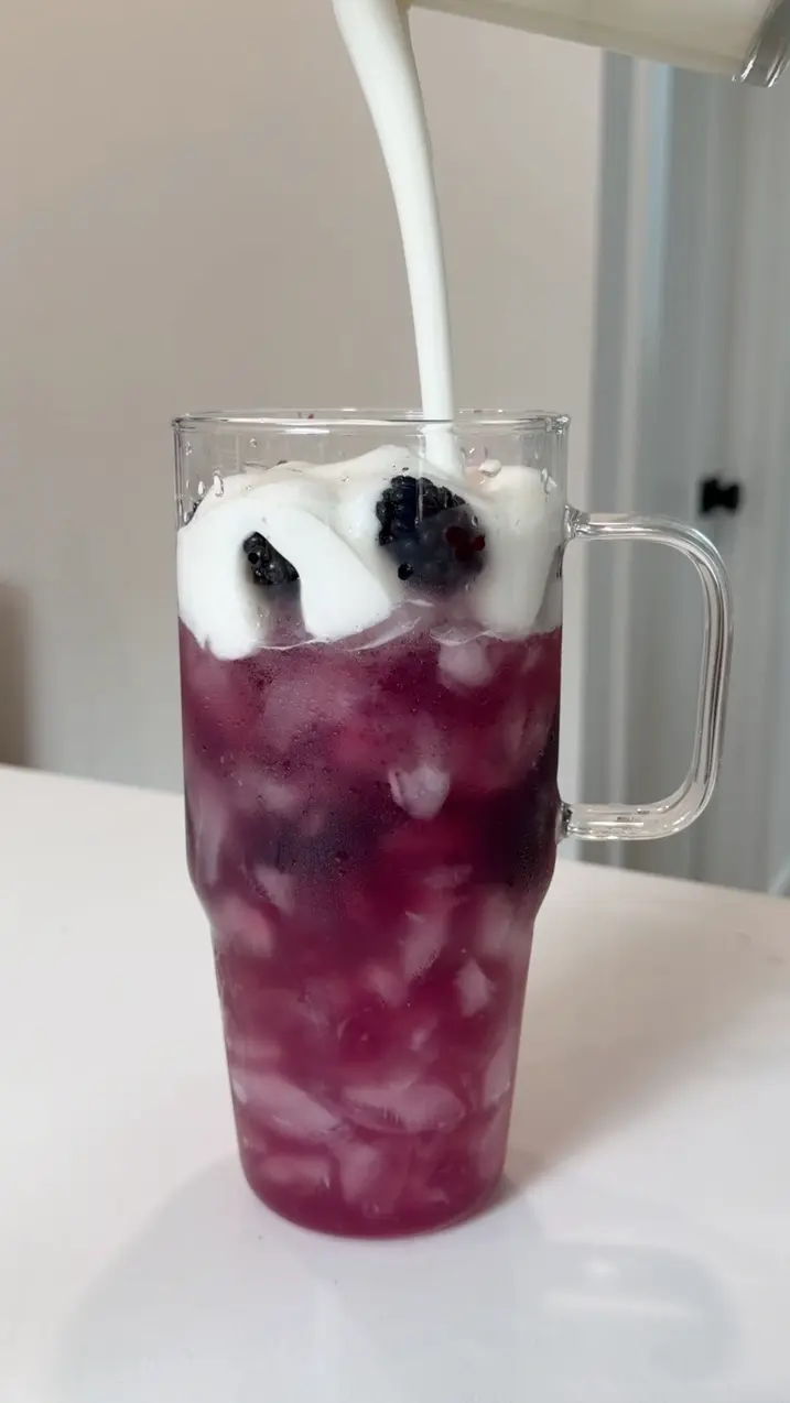 Blackberries & Cream Protein Refresher