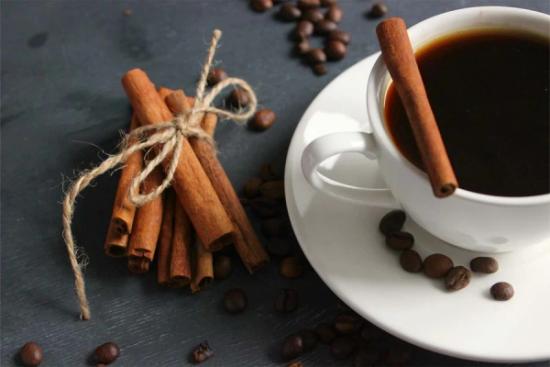 Cinnamon in Coffee: 7 Health Benefits