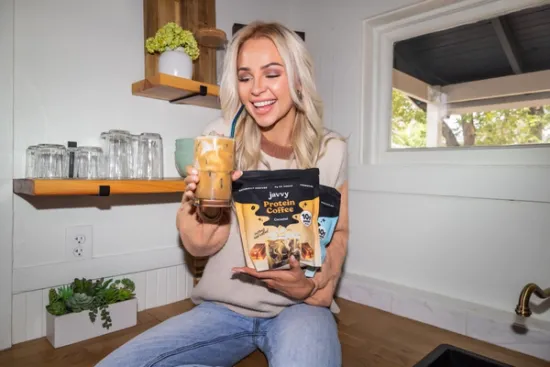 How To Make Iced Coffee With & Without Protein Powder