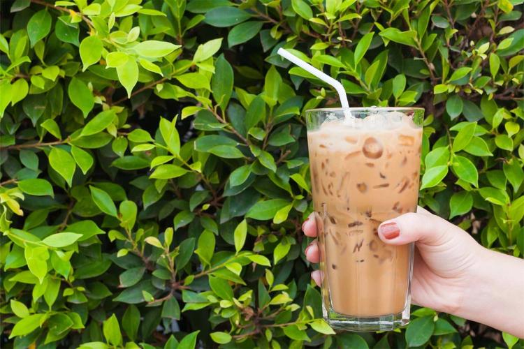How To Make an Iced Latte: 3 Summer Recipes
