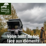 Un homme à côté d’une voiture équipée d’une tente de toit sous un ciel orageux, avec le texte « Votre tente de toit face aux éléments… »
