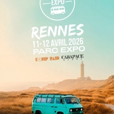 Cartaz da Vanlife Expo Rennes de 11 e 12 de abril de 2026, com uma autocaravana turquesa junto a um farol costeiro