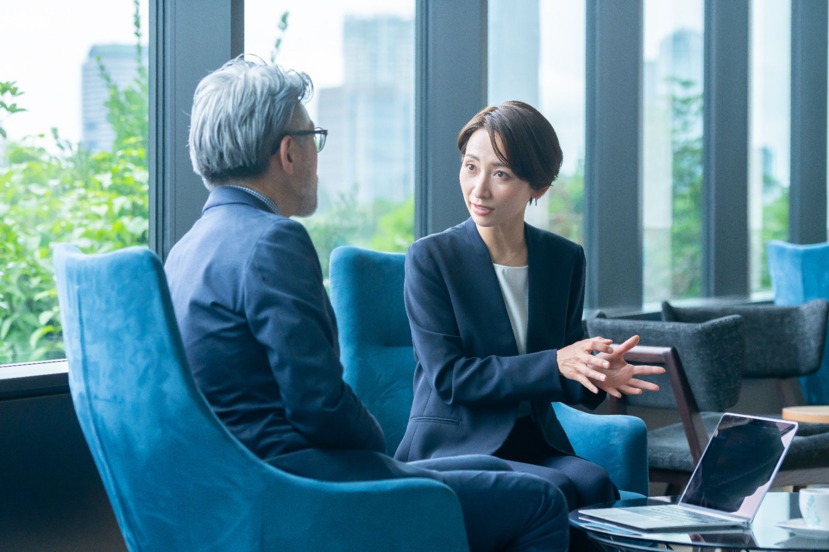 Client meeting with a investment portfolio manager