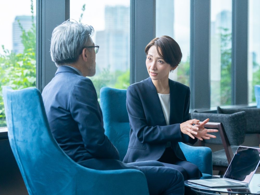 Client meeting with a investment portfolio manager