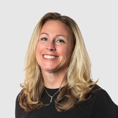Headshot of Lindsay Bryant - Manager Client Experience
