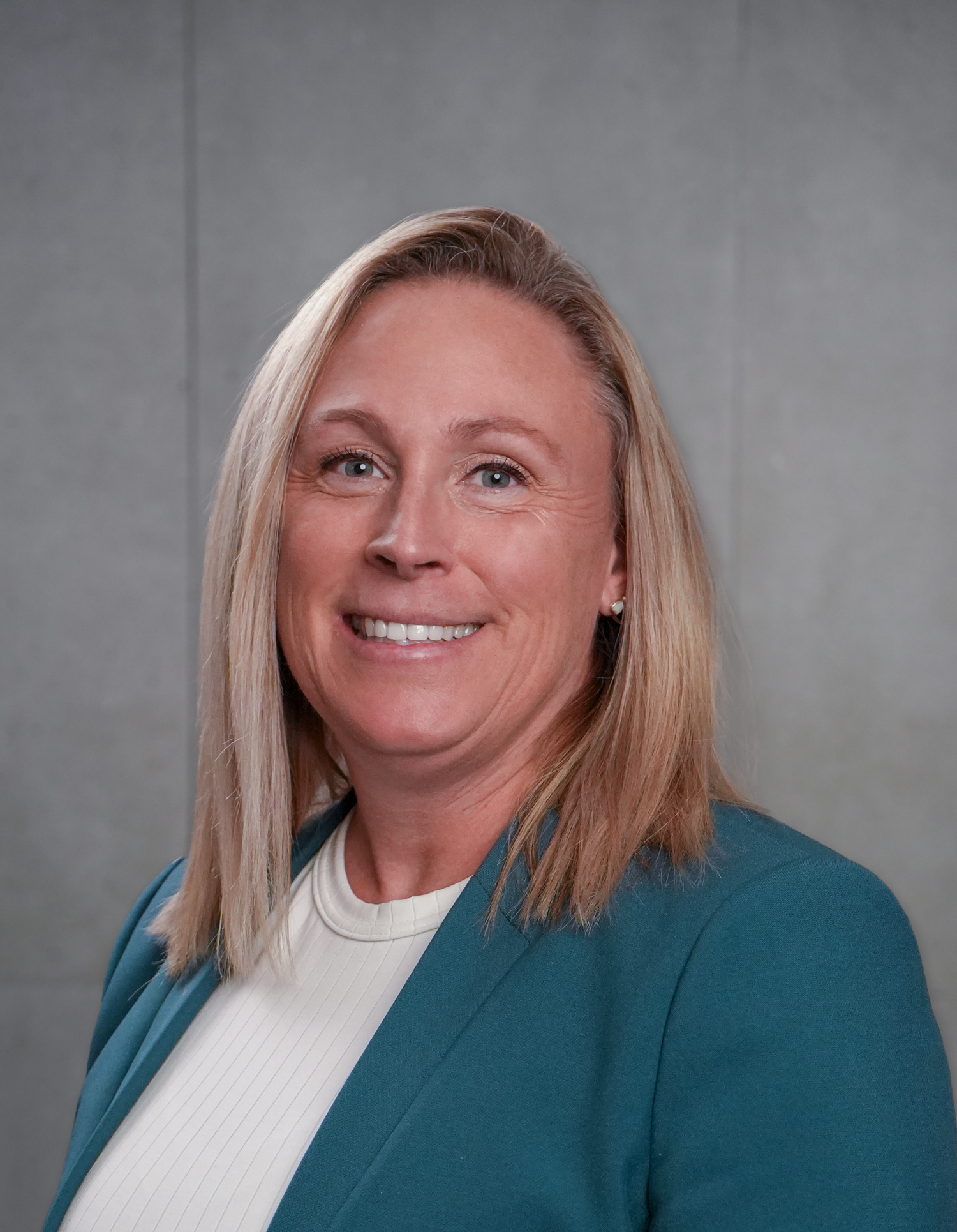 Headshot of Lindsay Bryant - Manager Client Experience