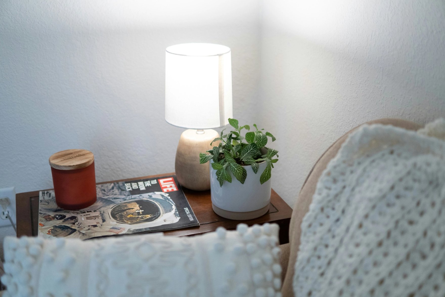 bedside table lamp