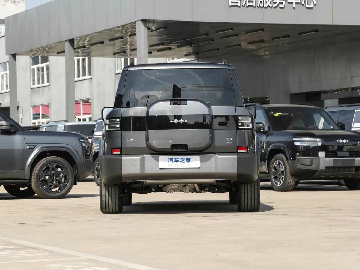 Fangchengbao Tai 7 2025 — DM PHEV 190 km · 490 ch · 4x4 · Édition Ultra