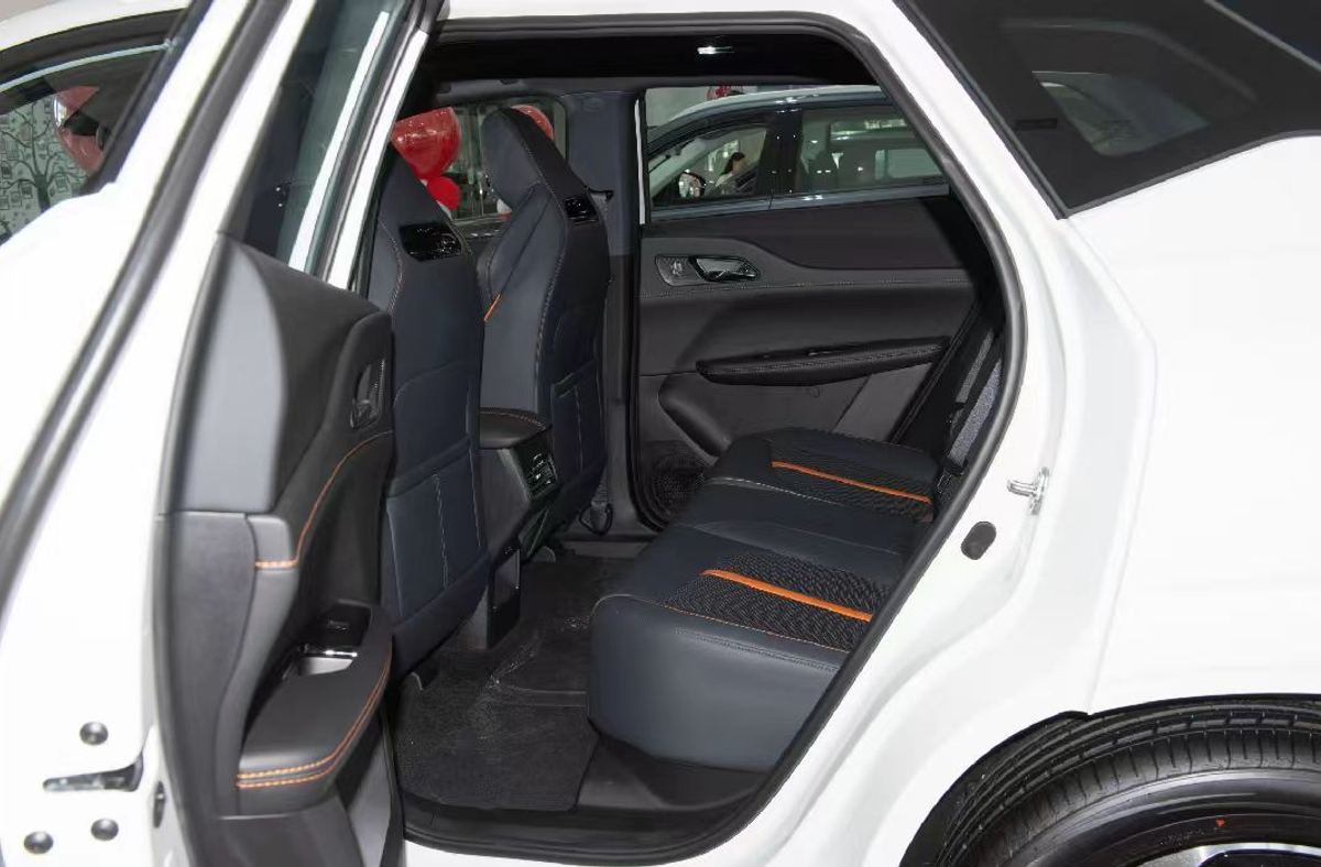 Changan UNI-Z PHEV 2026 — 130 km · Édition Vaisseau