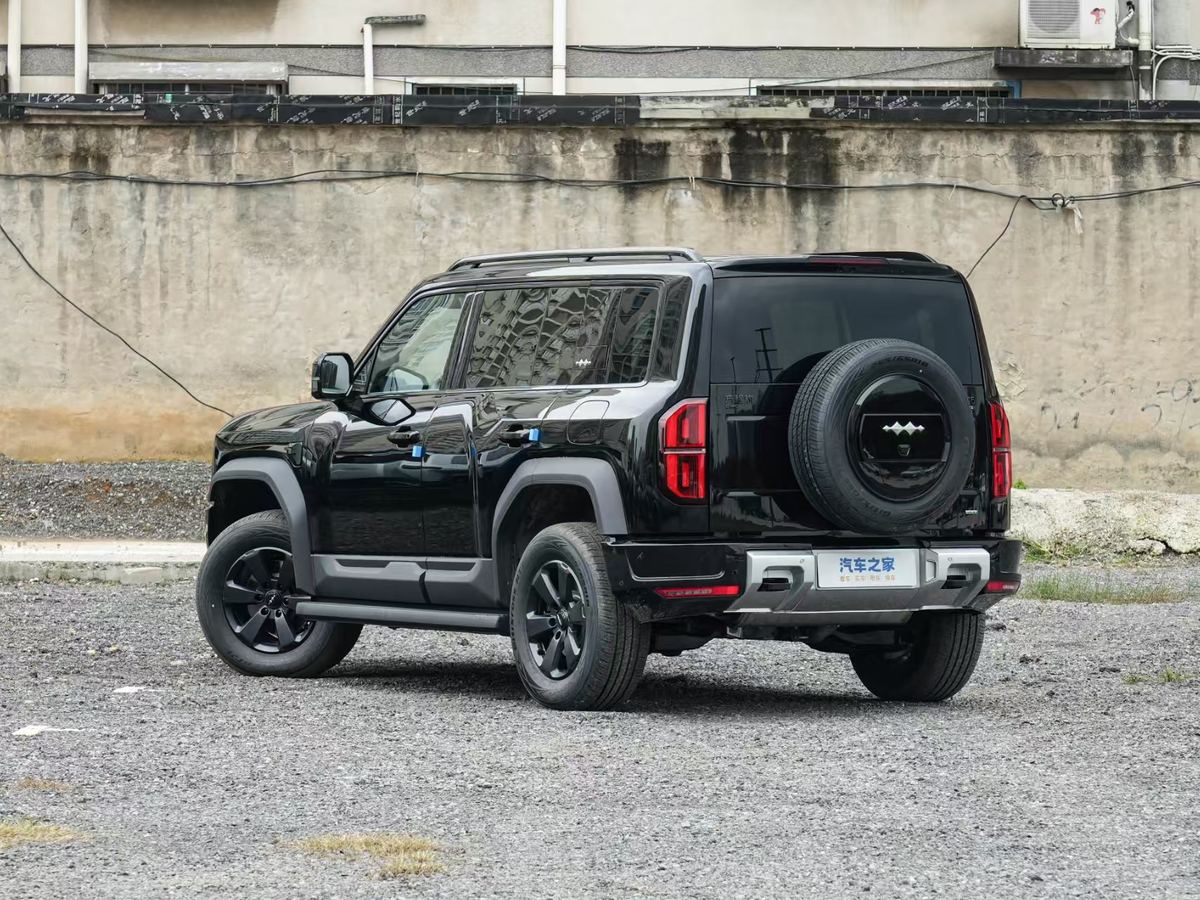 Fangchengbao Leopard 5 2025 — DM-o PHEV 210 km · 660 ch · Édition Tianshen Ultra