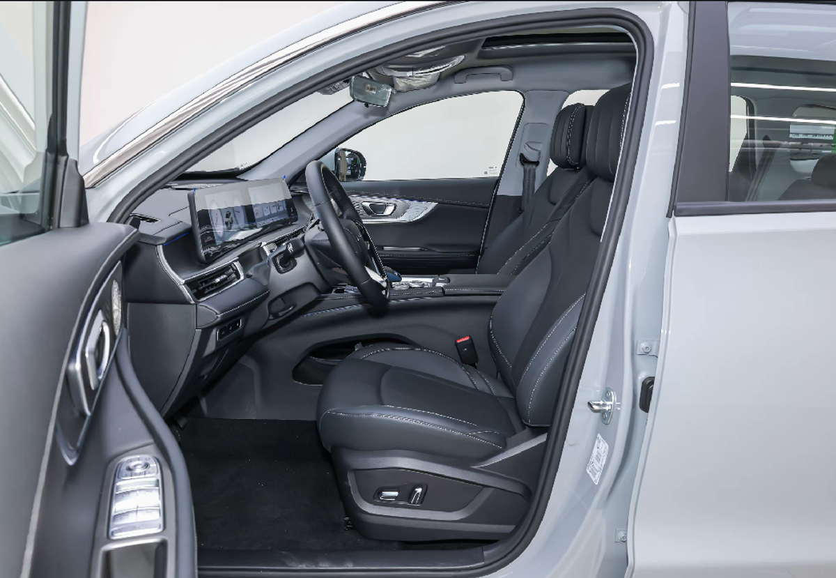 Chery Tiggo 8 Pro PHEV 2025 — 1.5T 100 km · Édition Champion