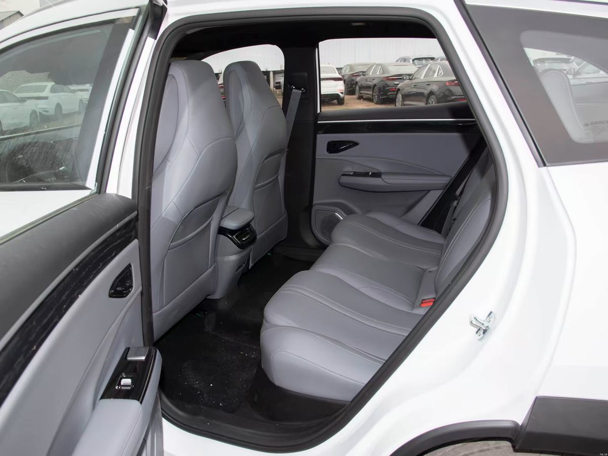 Geely Galaxy L7 2025 — EM-i 115 km · Édition Explorer