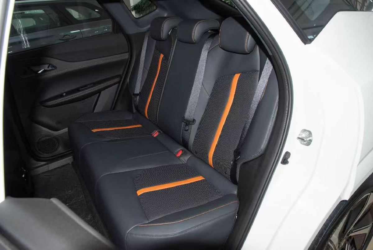 Changan UNI-Z PHEV 2026 — 130 km · Édition Vaisseau